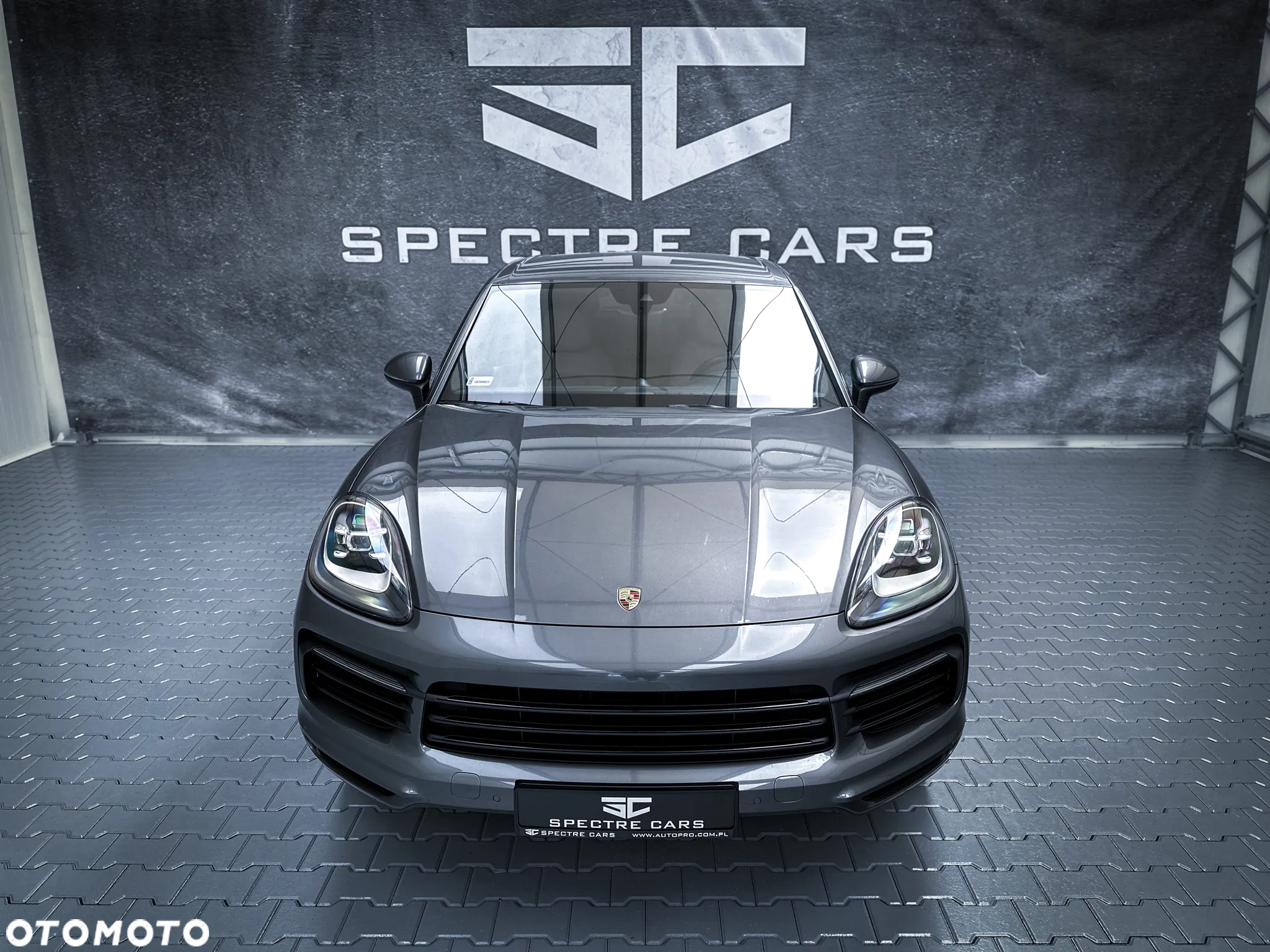 Porsche Cayenne Standard - 2