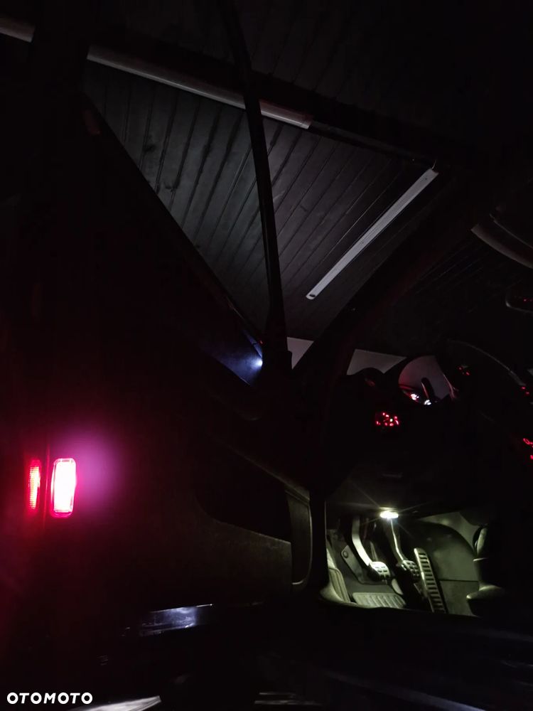 Audi A3 Sportback 1.6 TDI DPF Ambiente - 28