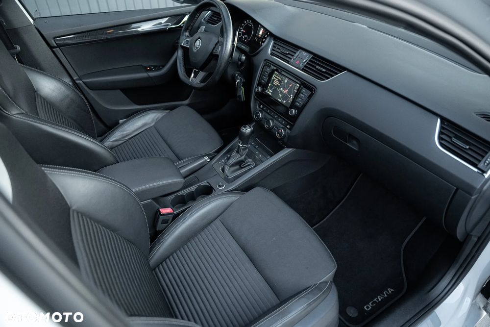 Skoda Octavia 2.0 TDI RS DSG - 16
