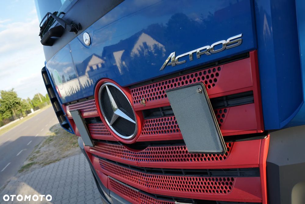 Mercedes-Benz 1845 - 13
