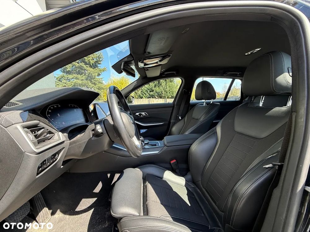 BMW Seria 3 318d MHEV - 13