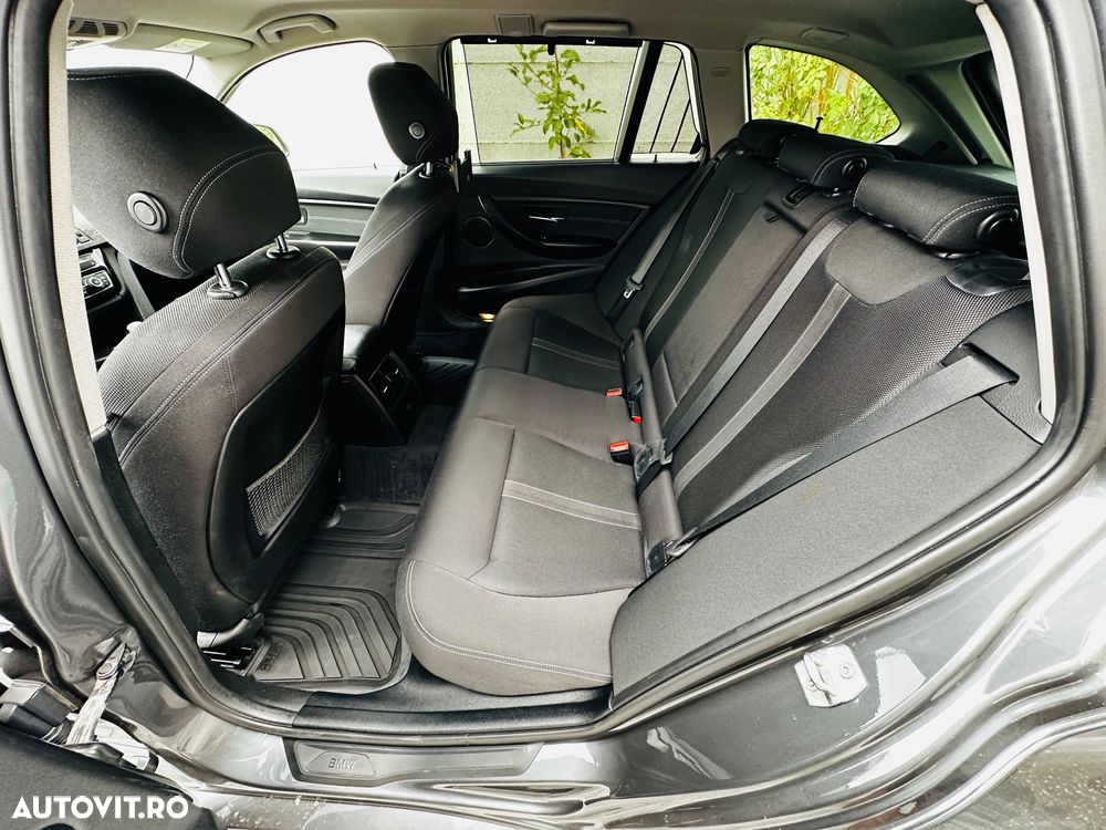 BMW Seria 3 320d xDrive AT - 28