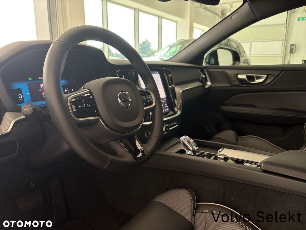 Volvo V60 B4 B Plus Dark - 10