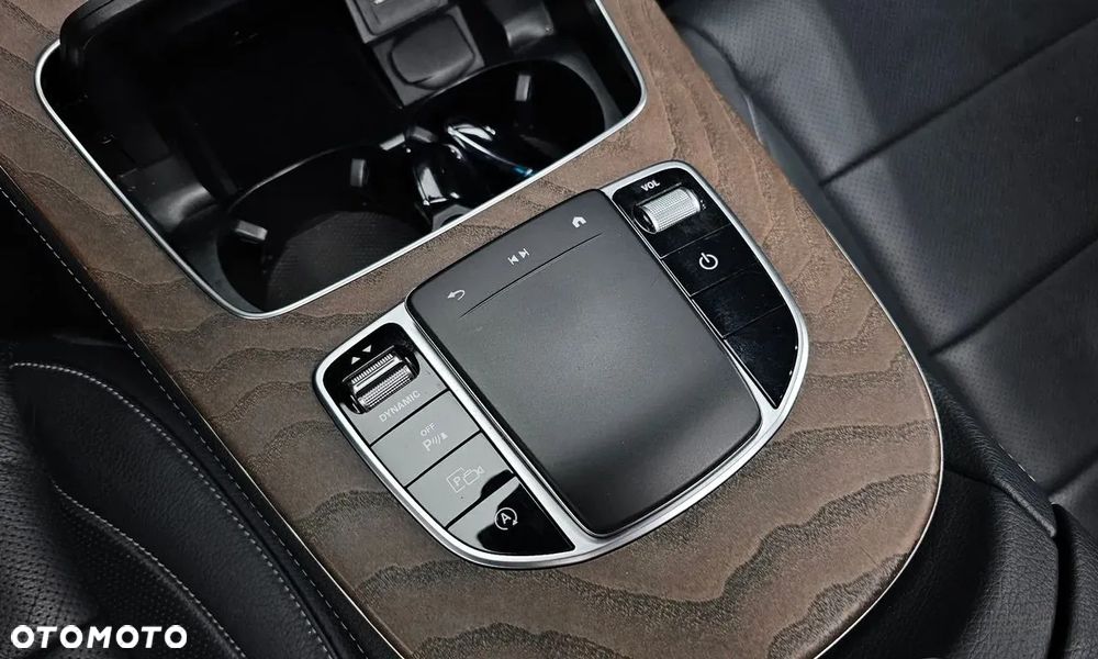 Mercedes-Benz Klasa E 220 d 4Matic 9G-TRONIC Exclusive - 31
