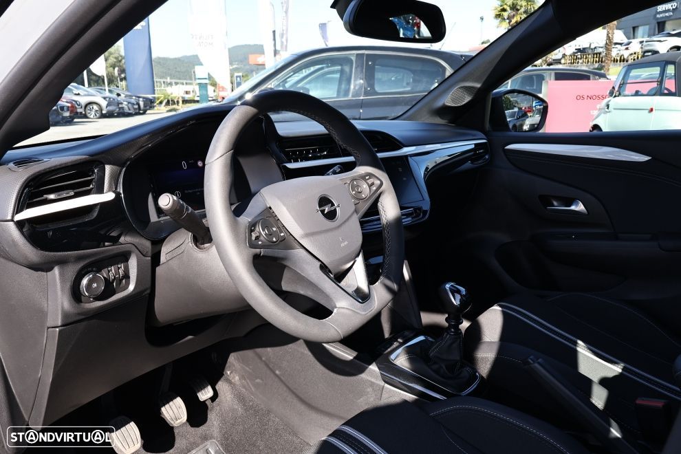 Opel Corsa 1.2 T GS - 15