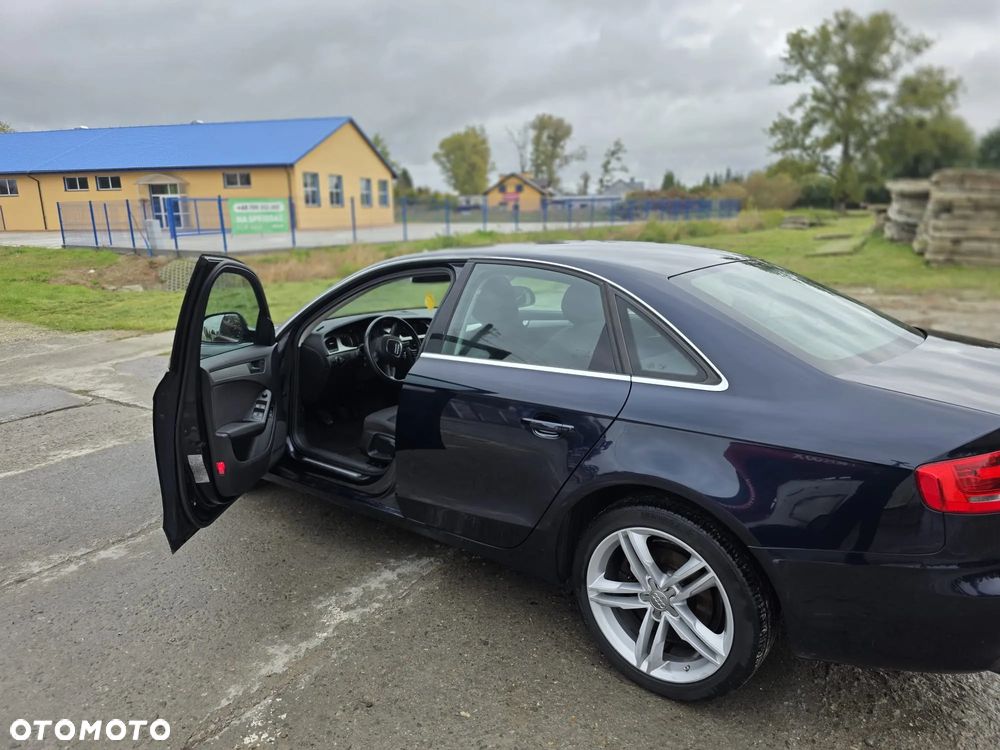 Audi A4 Limousine - 4