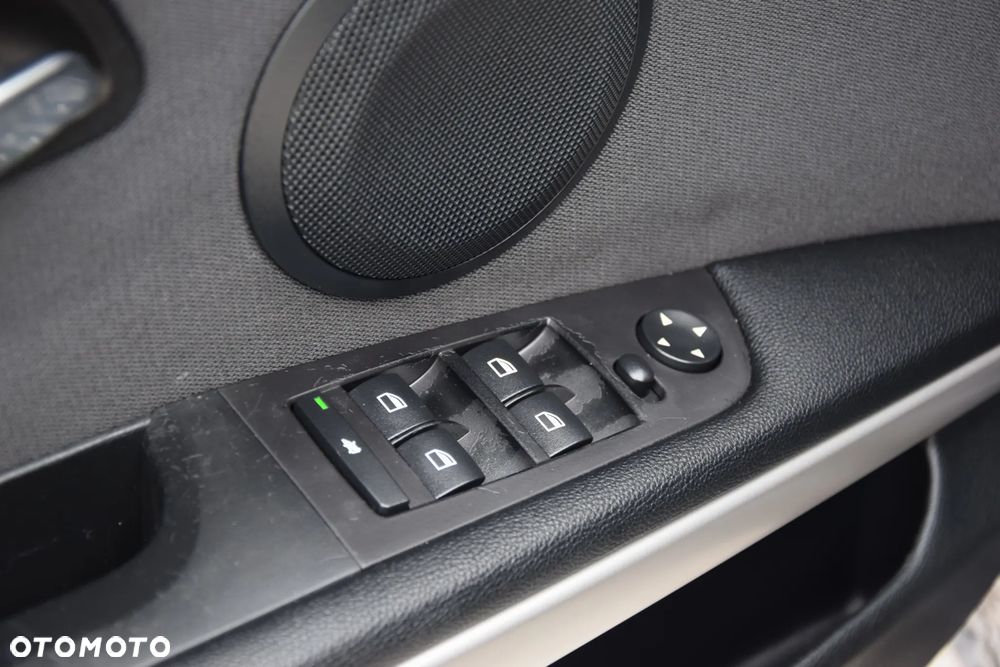 BMW Seria 3 318i - 26