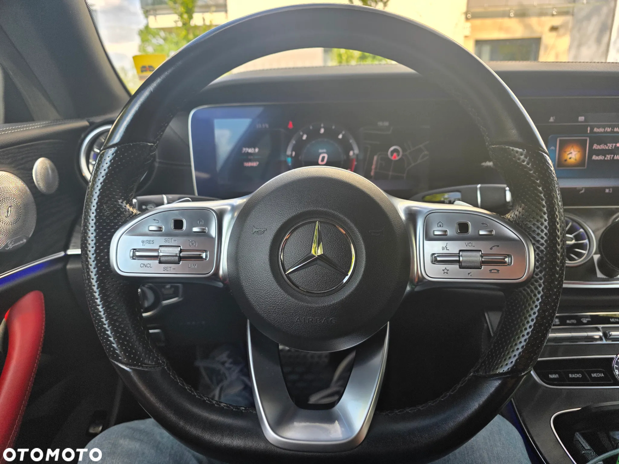 Mercedes-Benz Klasa E 220 d Coupe 4-Matic 9G-TRONIC - 9