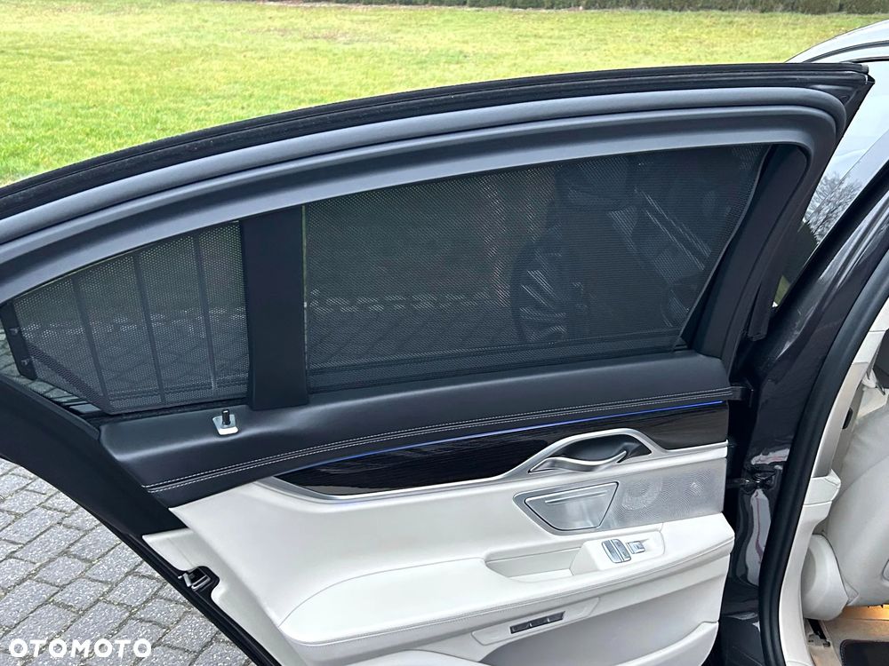 BMW Seria 7 750i - 30