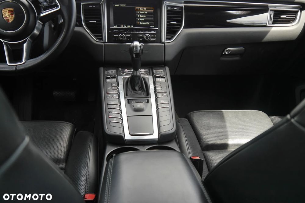 Porsche Macan Turbo - 8