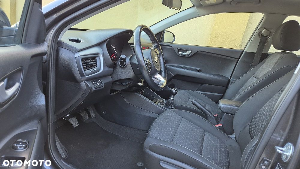 Kia Rio 1.2 Dream Team Edition - 8