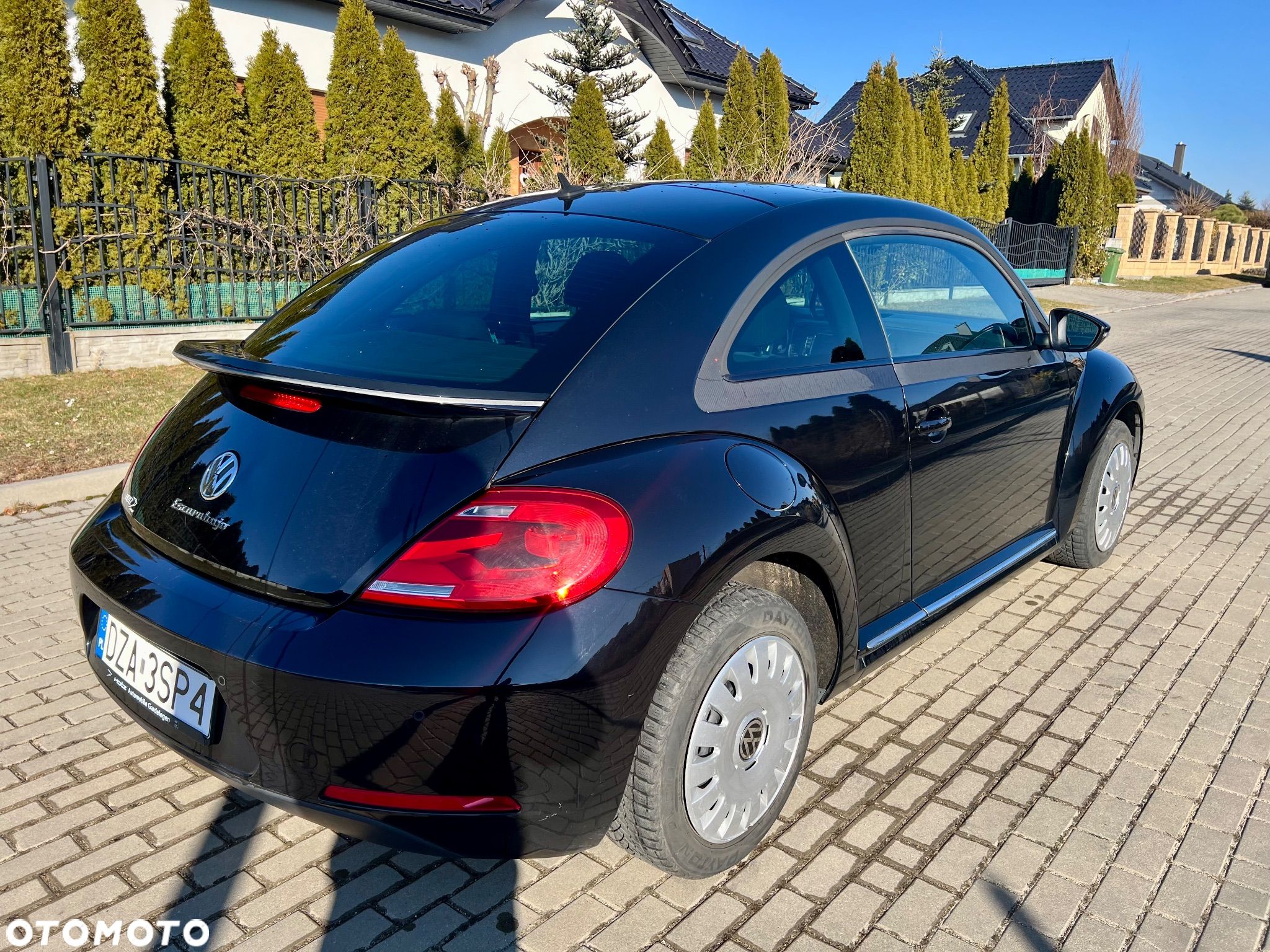 Volkswagen New Beetle - 1