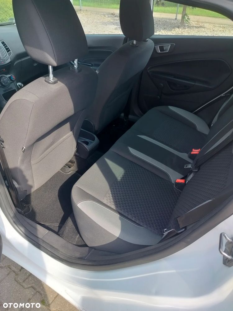 Ford Fiesta 1.5 TDCi Ambiente - 10