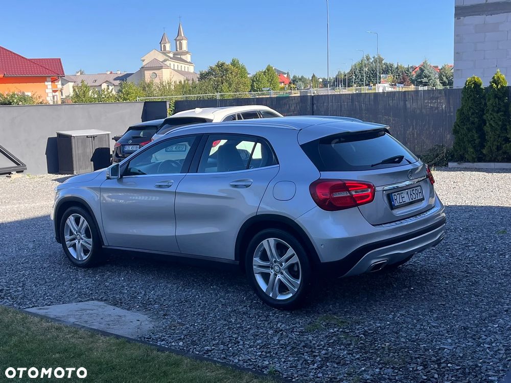 Mercedes-Benz GLA 180 - 18