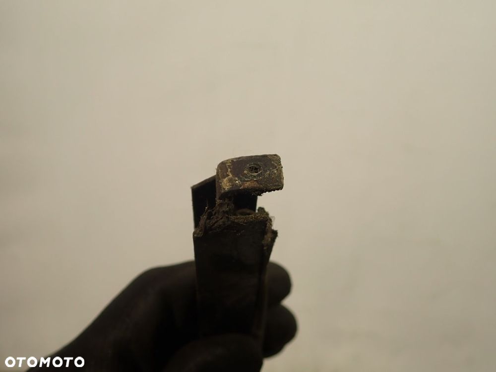 PROWADNICA SZYBY PRAWY PRZÓD VOLKSWAGEN T3 - 4