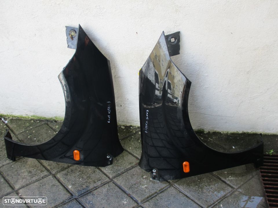 Guarda Lamas Ford Fiesta Esquerdo 2002 a 2005 - 1