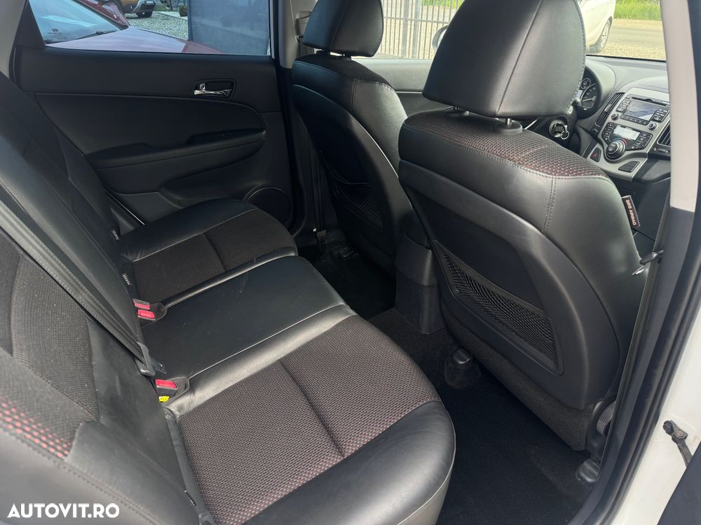 Hyundai i30 1.4 Comfort - 13