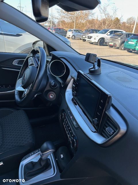 Kia Ceed 1.5 T-GDI M DCT - 11