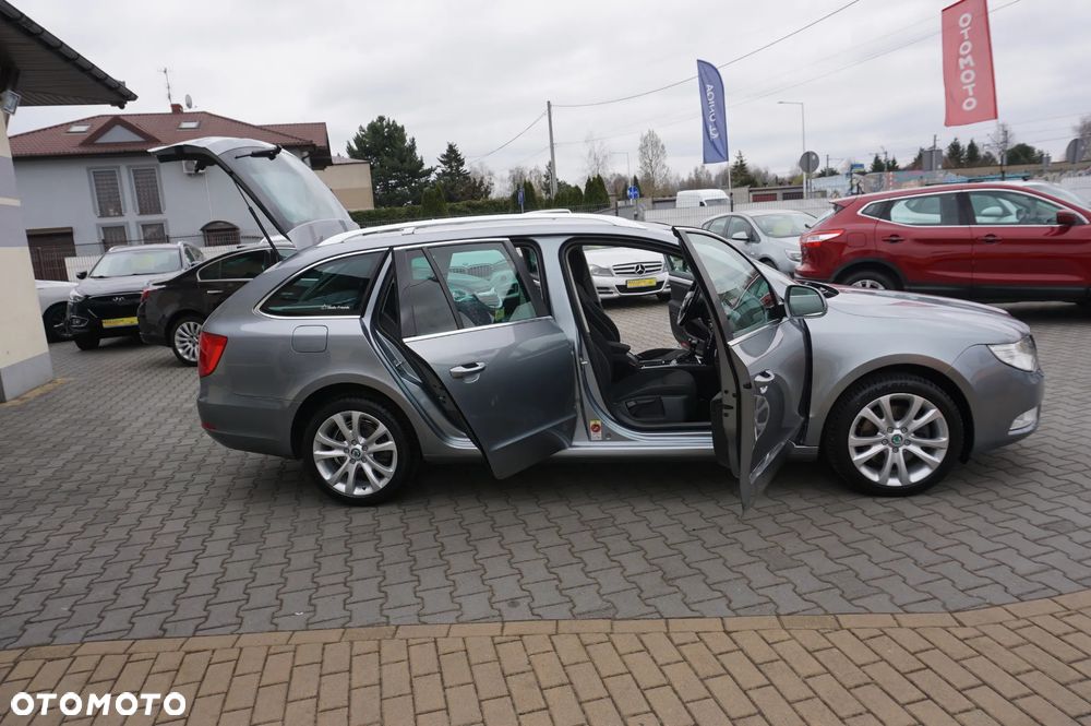 Skoda Superb 2.0 TDI DSG FAMILY - 14