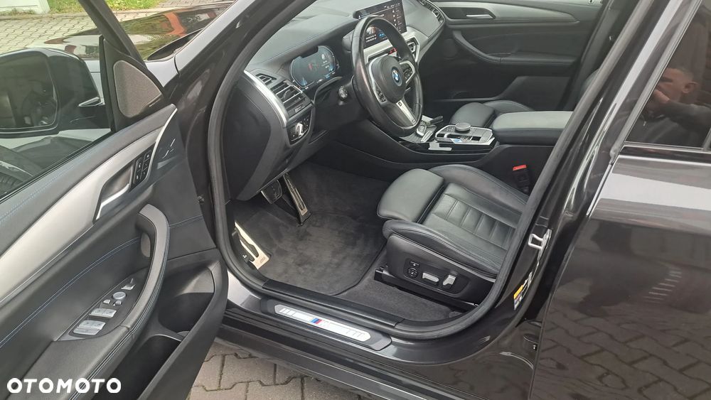 BMW iX3 - 12
