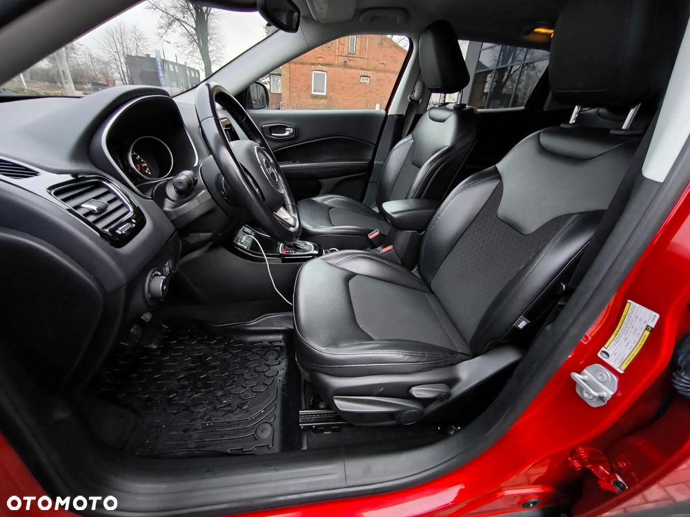 Jeep Compass - 32
