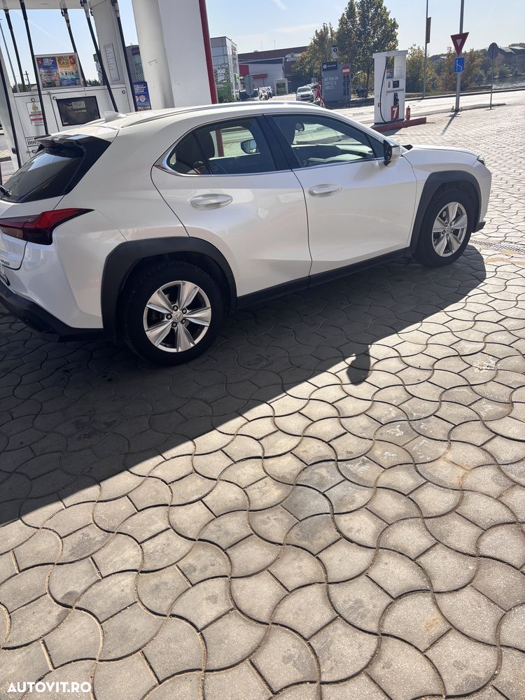 Lexus Ux 2019 photo 2