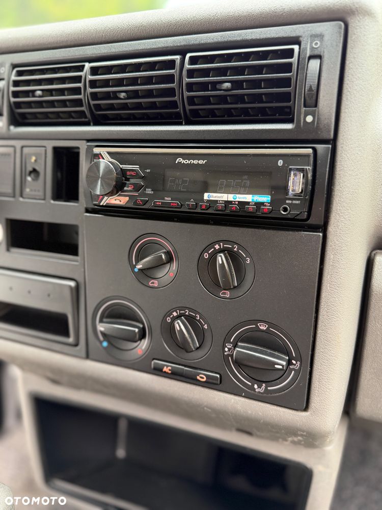Volkswagen Transporter - 13