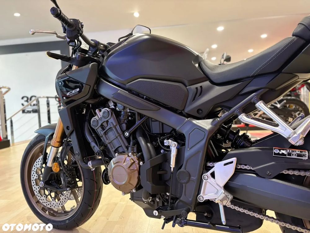 Honda CB - 8