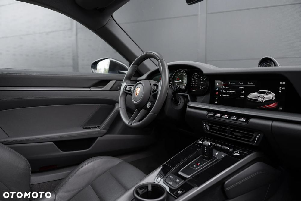 Porsche 911 Carrera 4S - 21