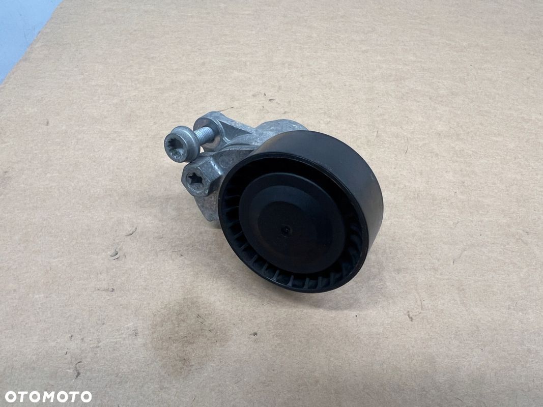 Audi A1 8X 1.0 TSI napinacz rolka paska klinowego 04E145299L - 1