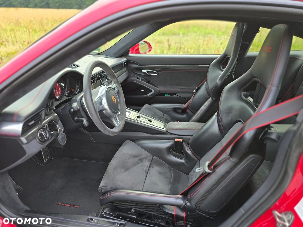 Porsche 911 Carrera 4 GTS PDK - 8