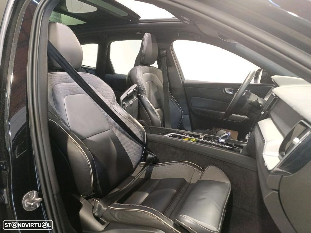 Volvo XC 60 2.0 T6 PHEV Black Edition - 6