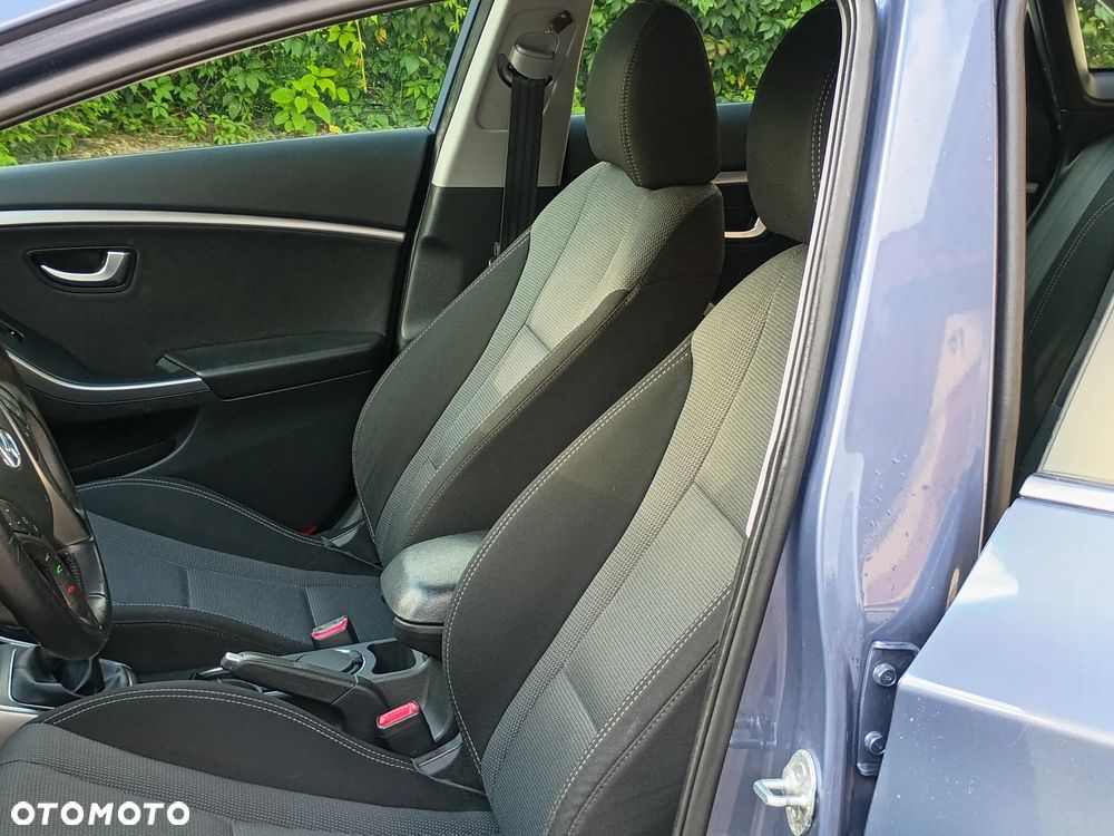 Hyundai i30 blue 1.6 GDI YES Silver - 18