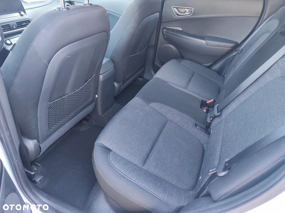 Hyundai Kona - 10