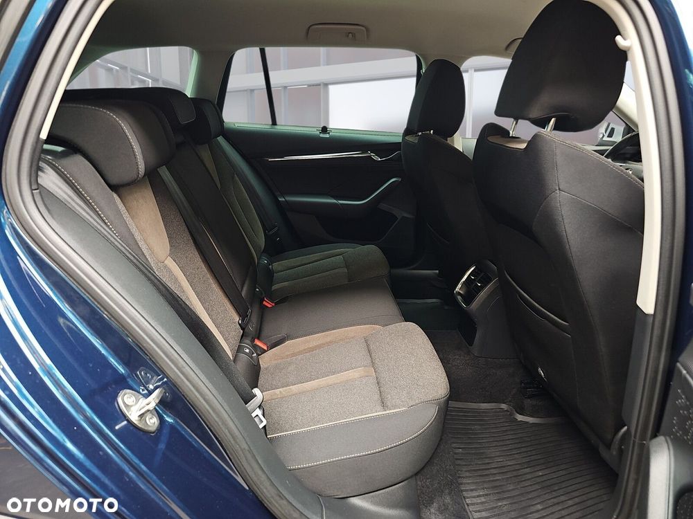 Skoda Octavia 2.0 TDI 4x4 Scout DSG - 12