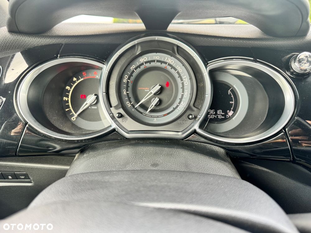 Citroën DS3 e-HDi 90 FAP SoChic - 14