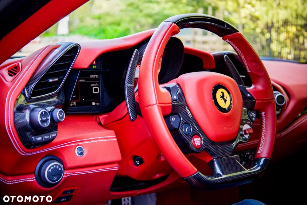 Ferrari 488 - 8