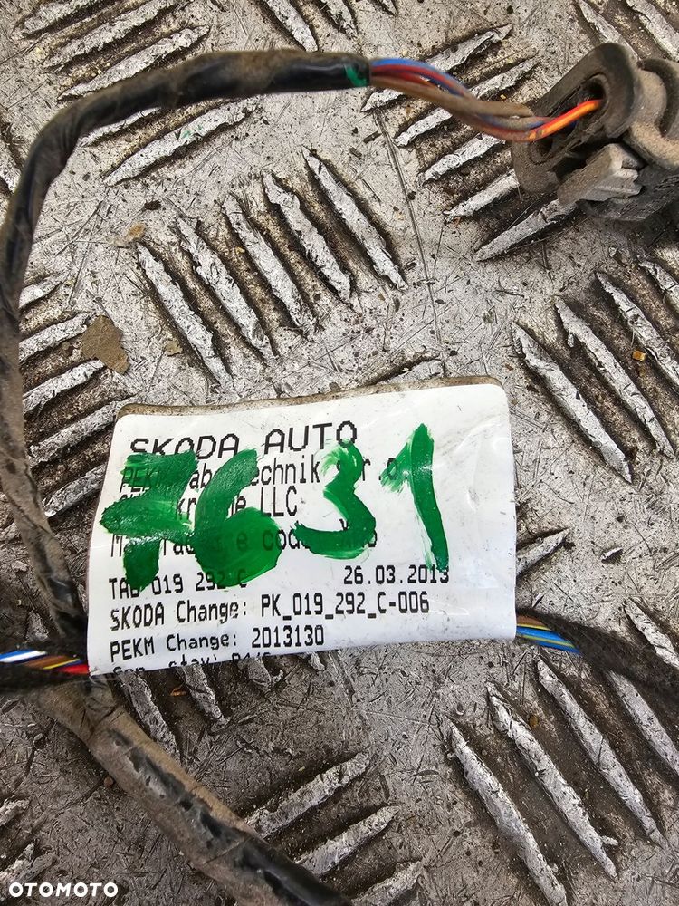 wiązka pod 4x czujników pdc zderzaka tył skoda octavia iii 3 lb 5e0971104b - 2