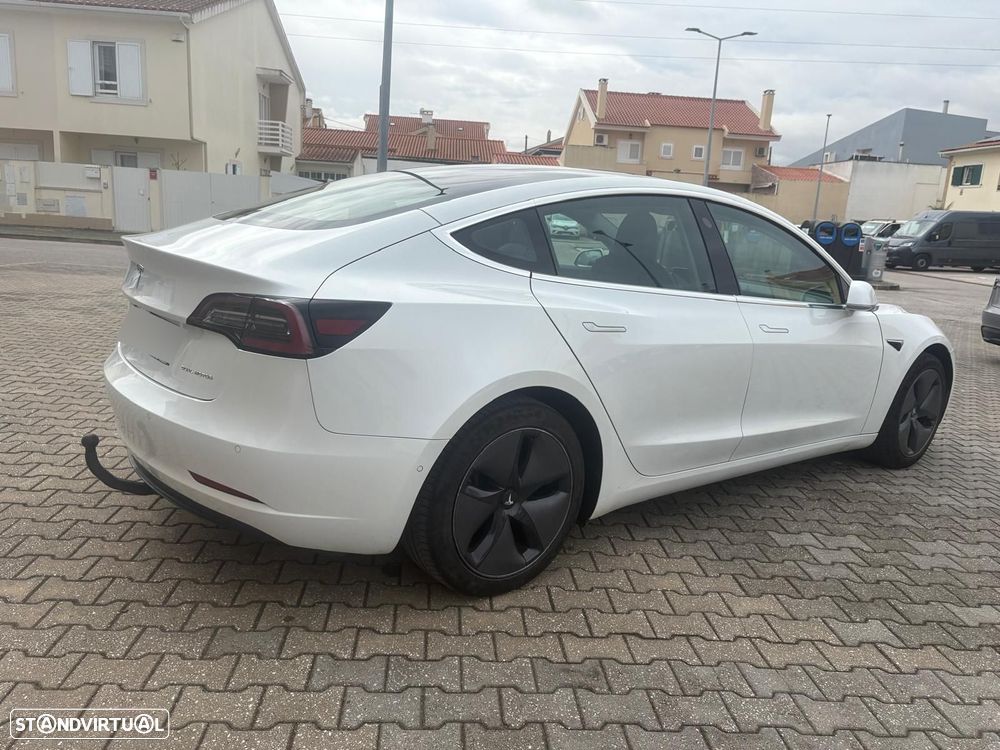 Tesla Model 3 - 4