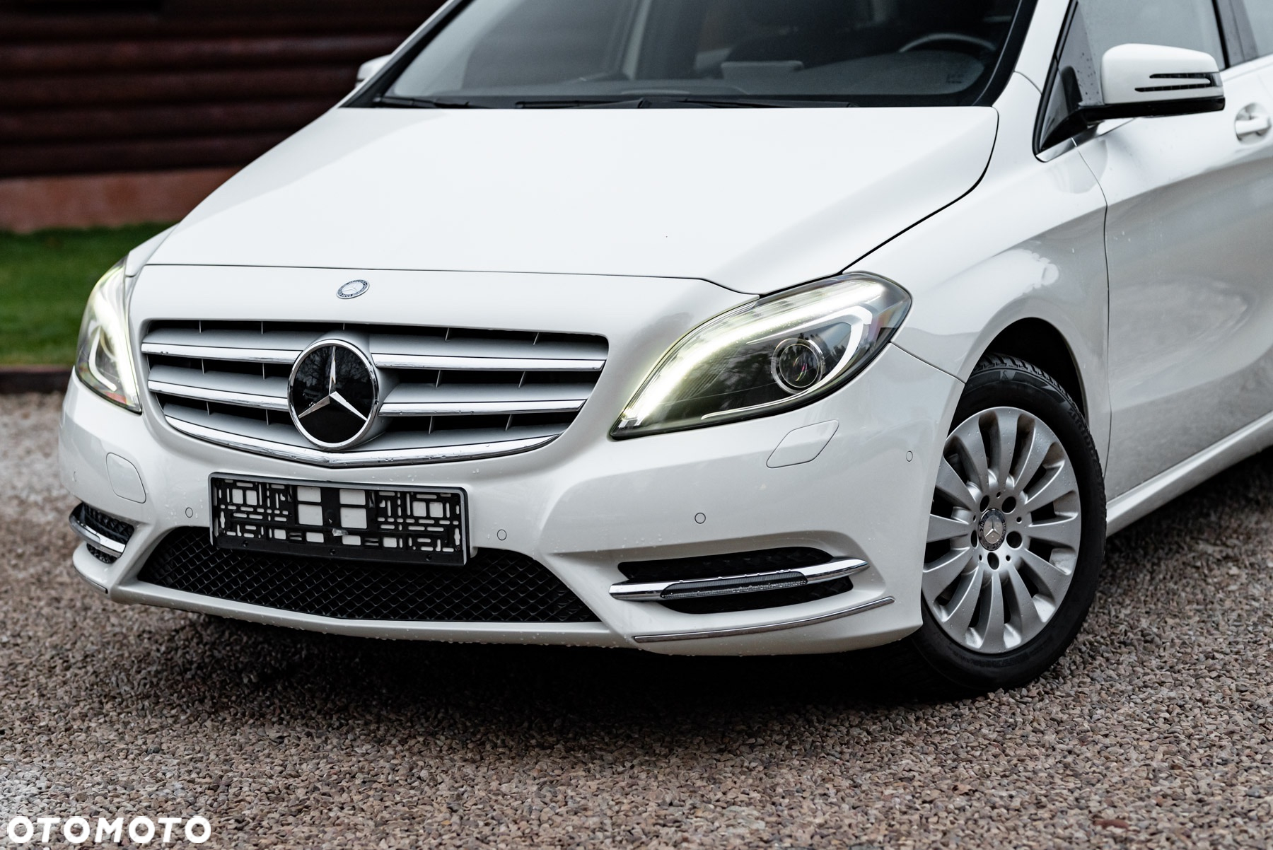 Mercedes-Benz Klasa B 180 7G-DCT - 15