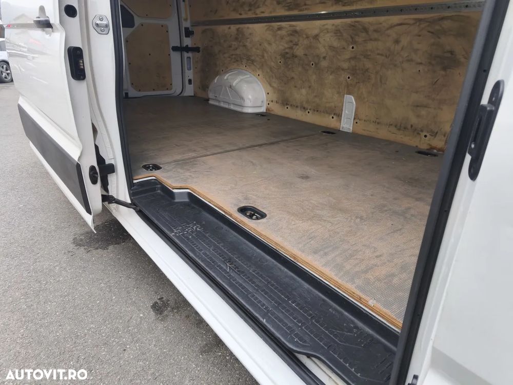 Volkswagen CRAFTER - 13