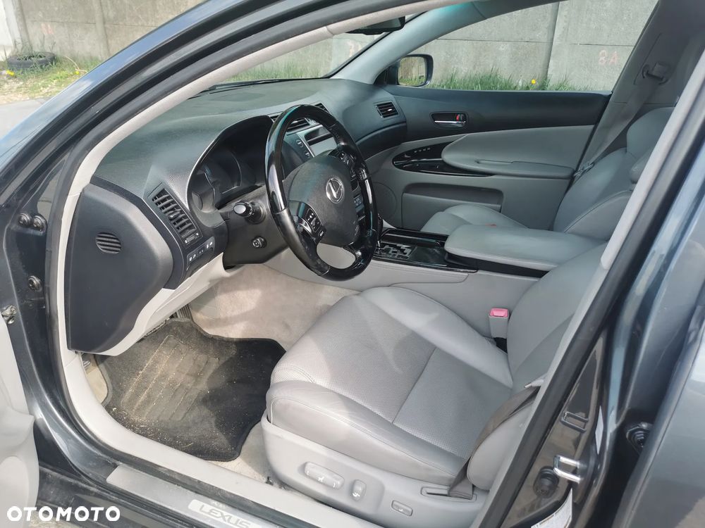 Lexus GS - 9
