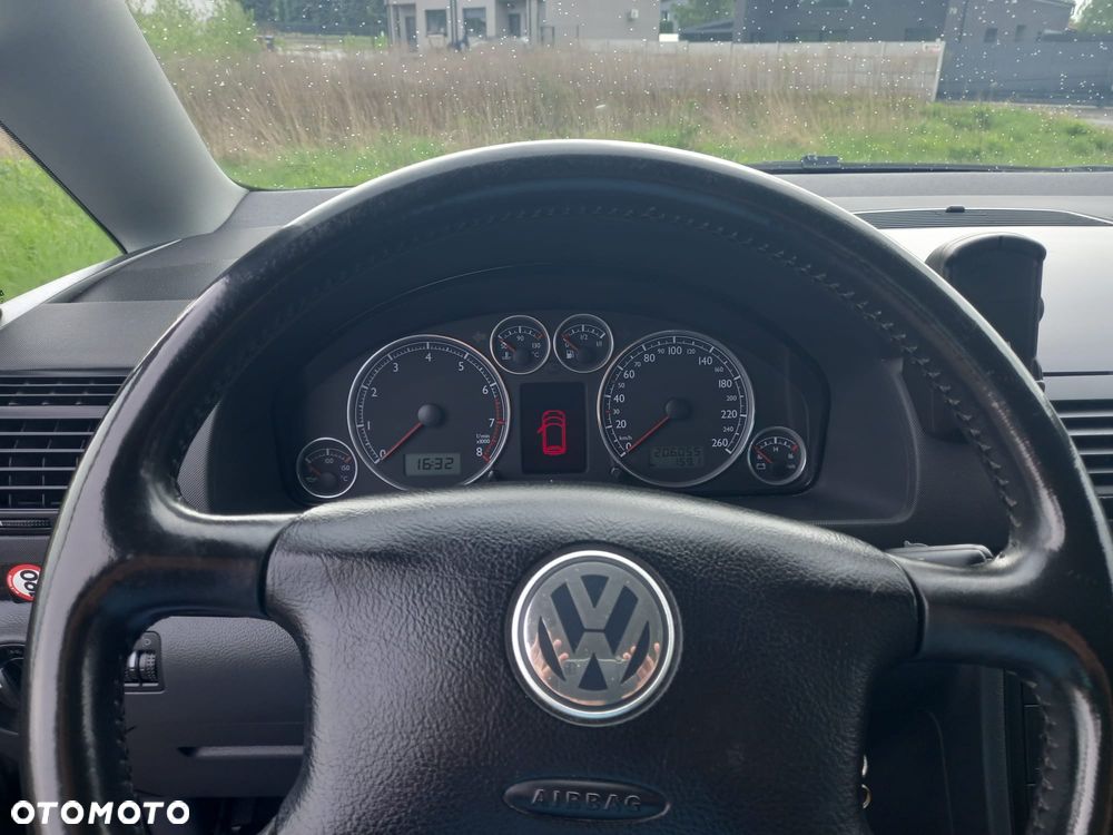 Volkswagen Sharan 1.8 5V Turbo Trendline - 14