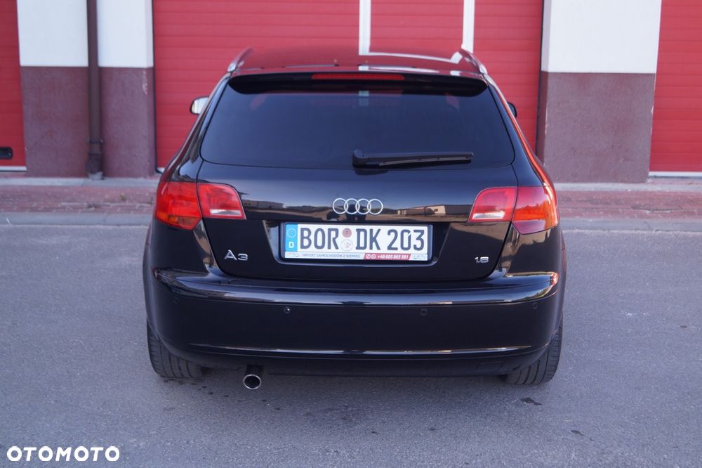 Audi A3 Sportback 1.6 FSI S line Sportpaket plus - 3