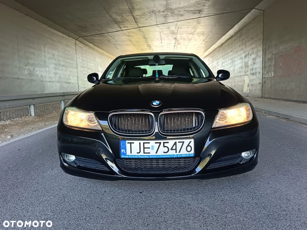 BMW Seria 3 318d - 15