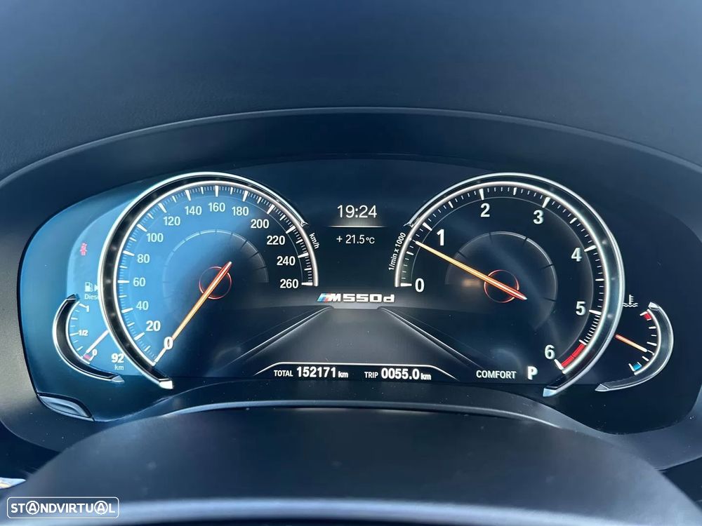 BMW M550d xDrive Auto - 32