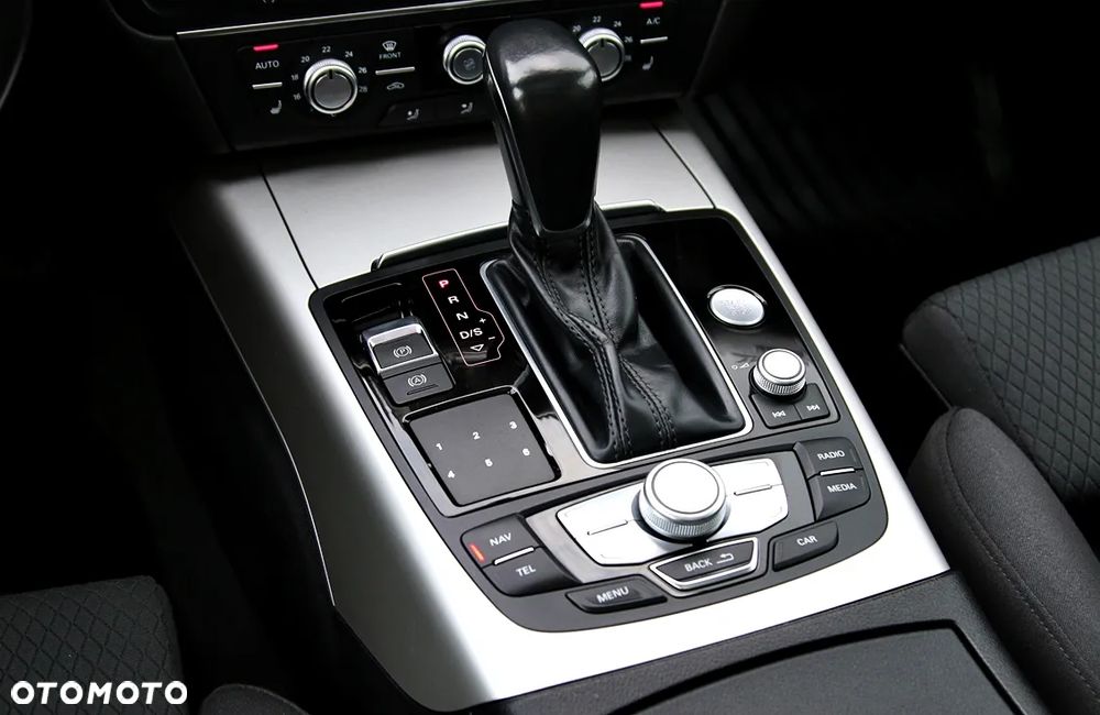 Audi A6 Avant 2.0 TDI quattro S tronic - 33