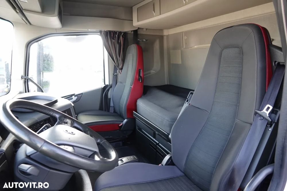 Volvo FH 460 / LOW CAB / 2018 / IMPORTAT DIN GERMANIA / DUPĂ UN CONTRACTUL DE SERVICII DE AUR - 24