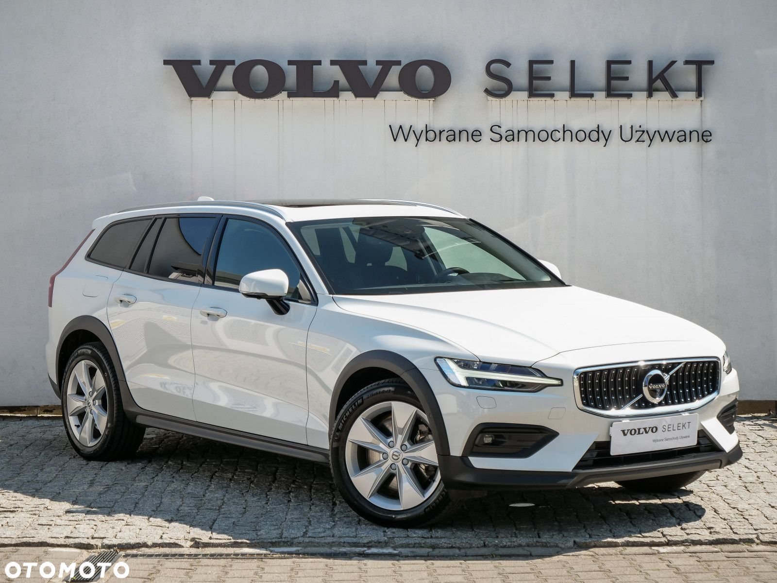 Volvo V60 Cross Country - 3