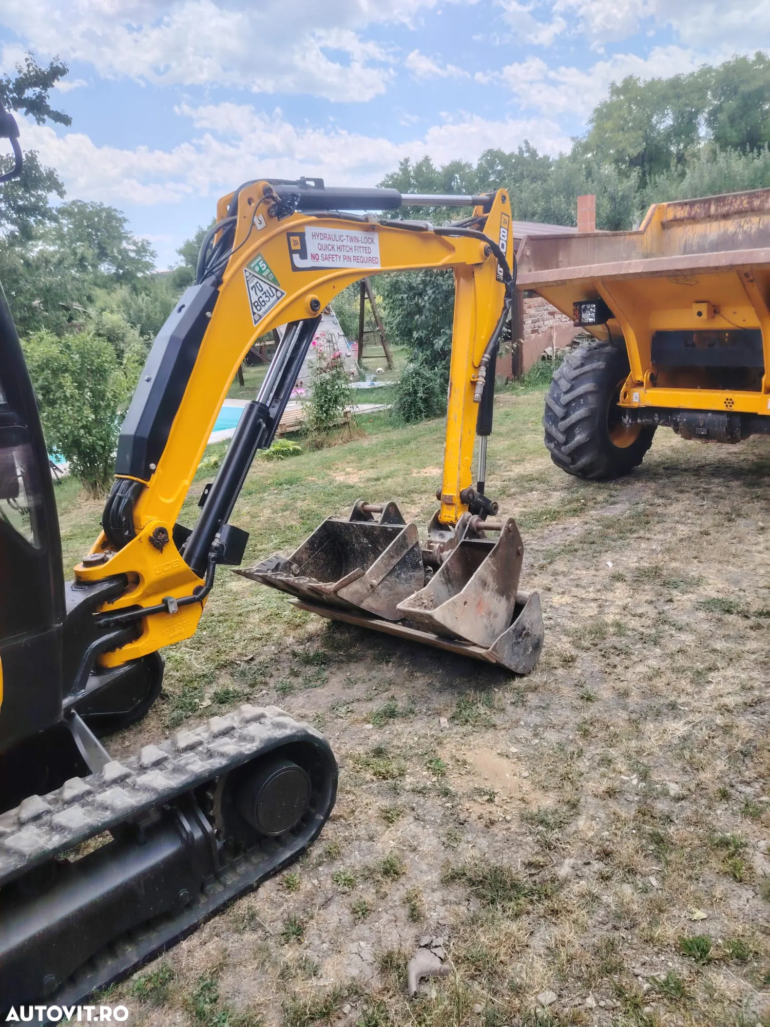 JCB 8026 - 19